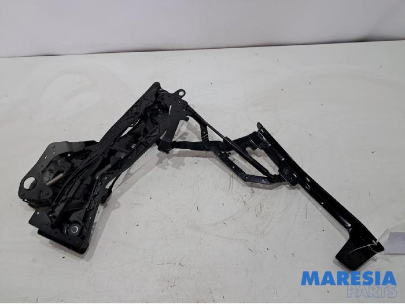 Renault - Megane - Convertible top hinge