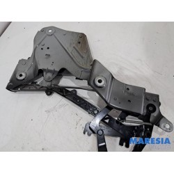 Renault - Megane - Convertible top hinge