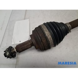 Renault - Clio - Front drive shaft, right