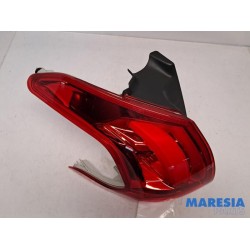 Peugeot - 2008 - Achterlicht links