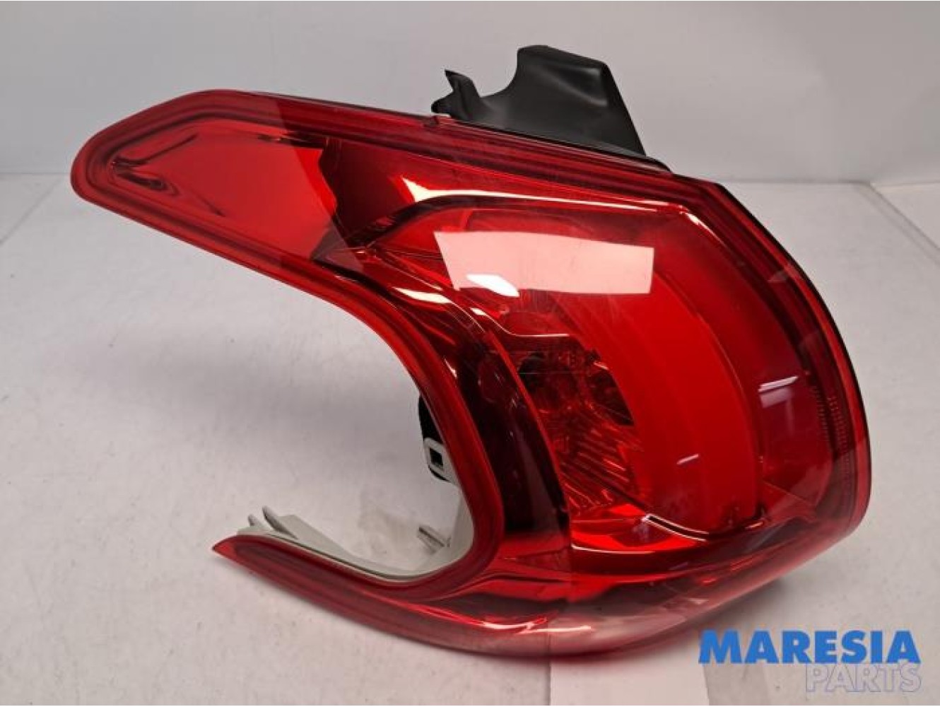 Peugeot - 2008 - Achterlicht links