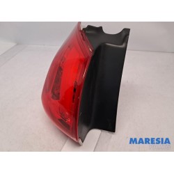 Peugeot - 2008 - Achterlicht links