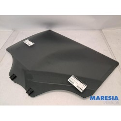Peugeot - 2008 - Rear door window 4-door, left