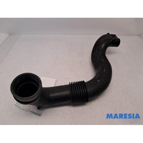 Renault - Clio - Air intake hose