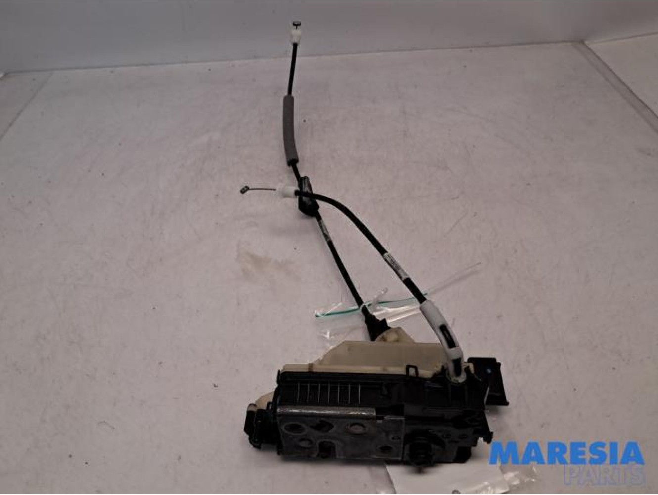 Peugeot - 2008 - Front door lock mechanism 4-door, right
