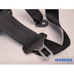 Peugeot - 2008 - Rear seatbelt, centre