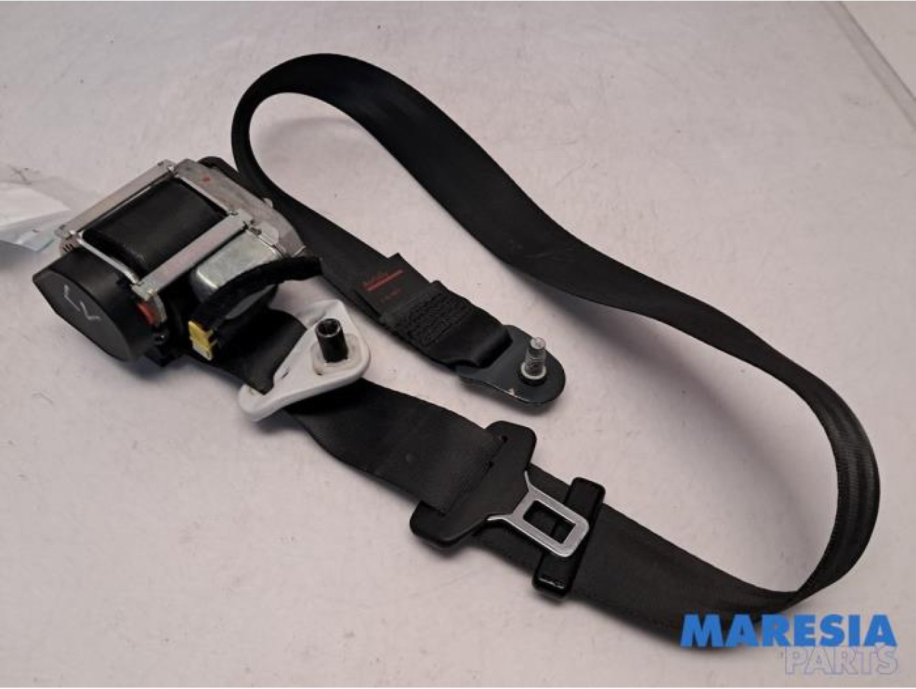 Peugeot - 2008 - Front seatbelt, left