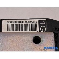 Peugeot - 2008 - Front seatbelt, left