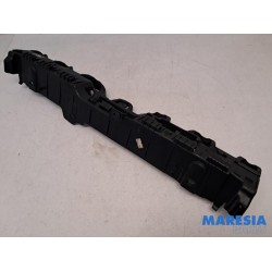 Renault - Clio - Rear bumper bracket central
