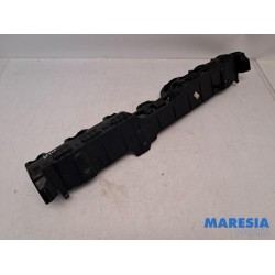 Renault - Clio - Rear bumper bracket central