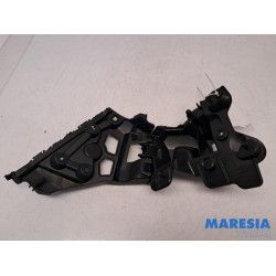 Renault - Clio - Rear bumper bracket central