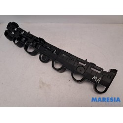Renault - Clio - Rear bumper bracket central
