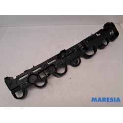 Renault - Clio - Rear bumper bracket central
