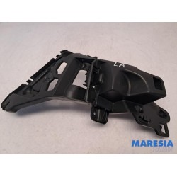 Renault - Clio - Rear bumper bracket central