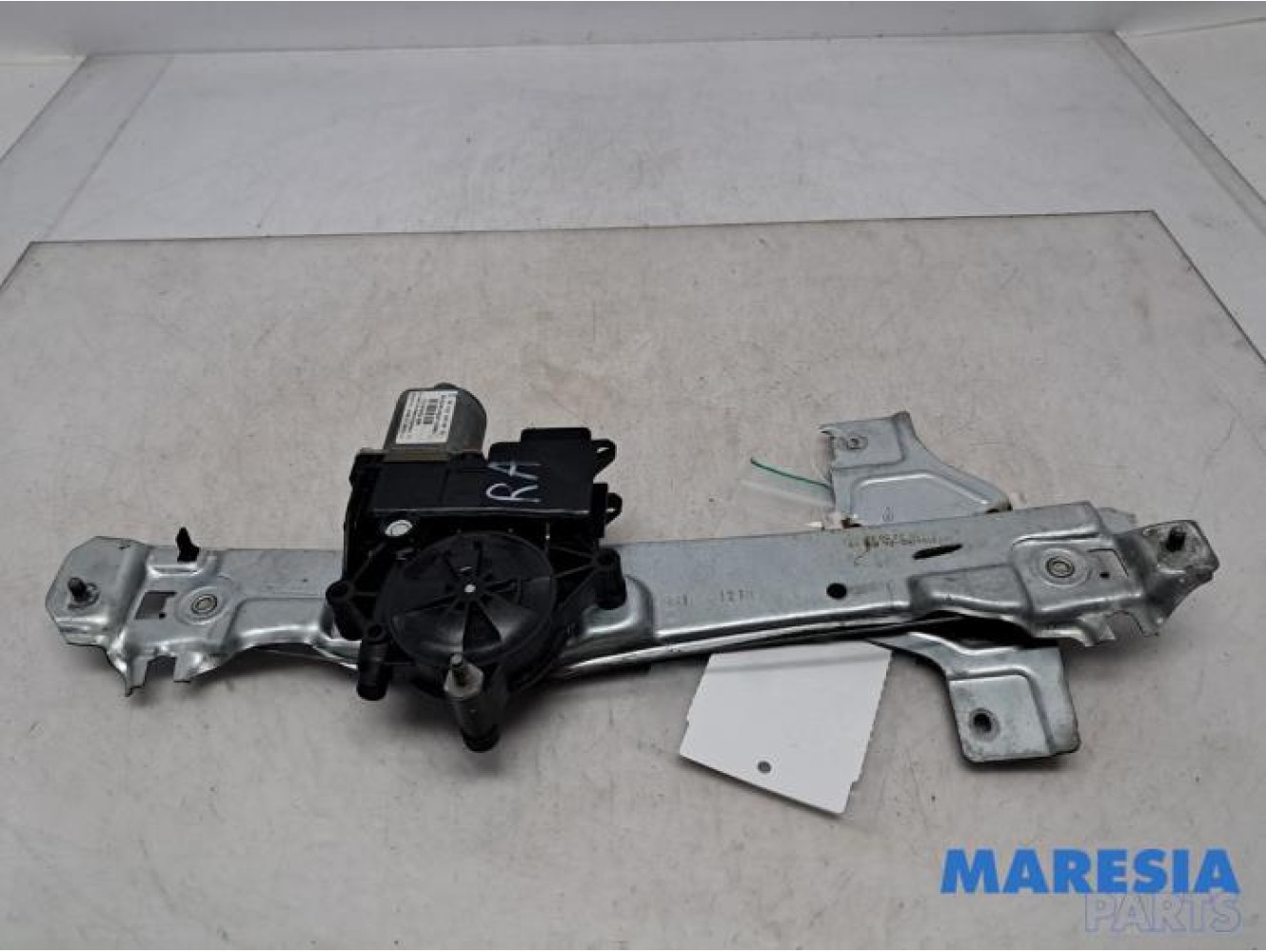 Peugeot - 2008 - Rear door window mechanism 4-door, right