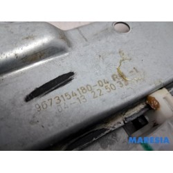 Peugeot - 2008 - Rear door window mechanism 4-door, right