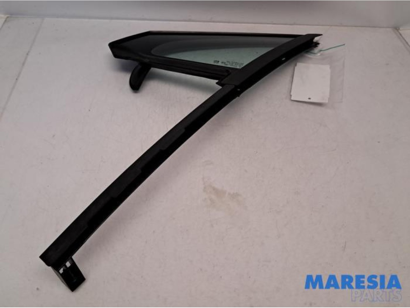 Peugeot - 2008 - Vitre triangulaire avant gauche