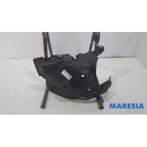 Renault - Clio - Wheel arch liner