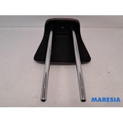 Peugeot - 2008 - Headrest
