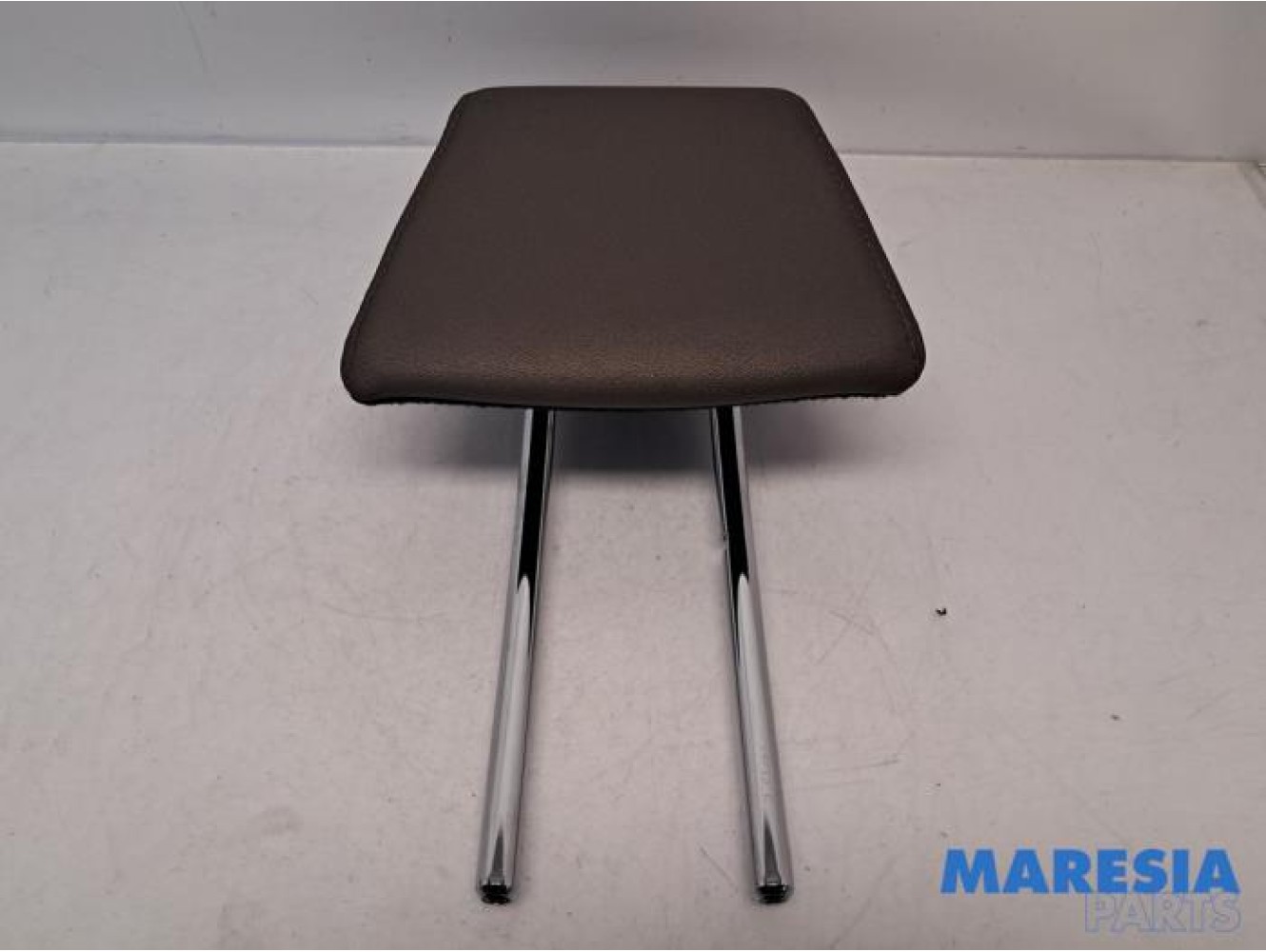 Peugeot - 2008 - Headrest