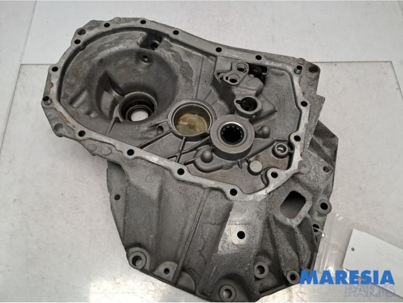 Renault - Clio - Gearbox casing