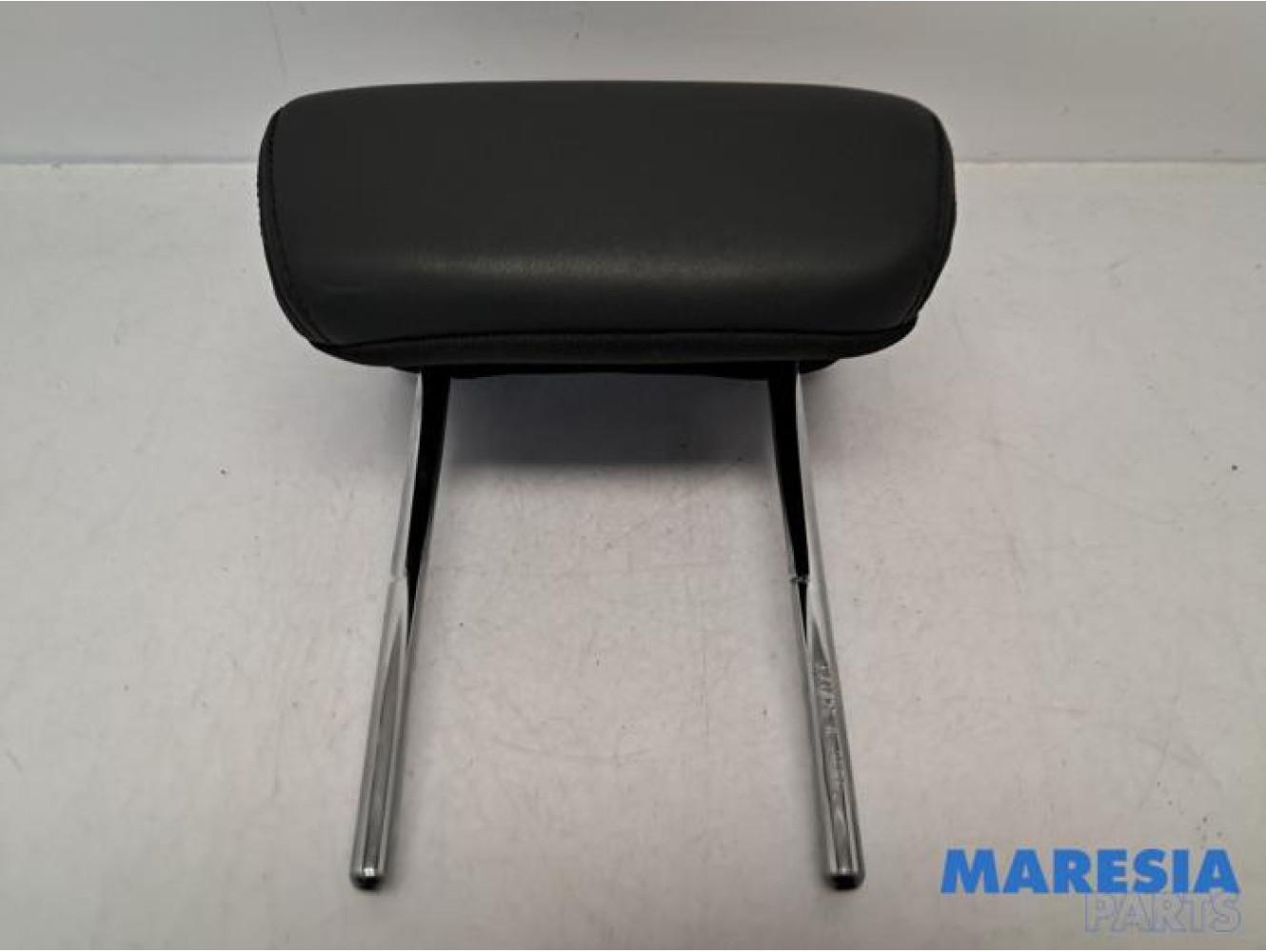 Alfa Romeo - Giulietta - Headrest