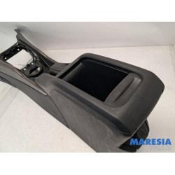 Peugeot - 2008 - Middle console
