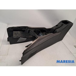 Peugeot - 2008 - Middle console