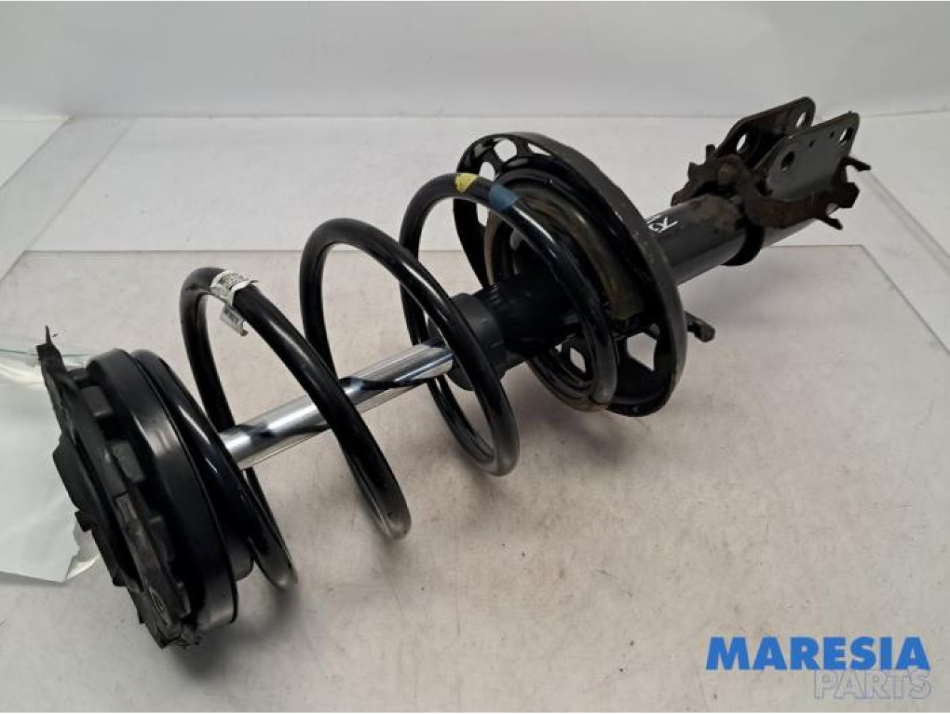 Renault - Megane - Front shock absorber rod, right