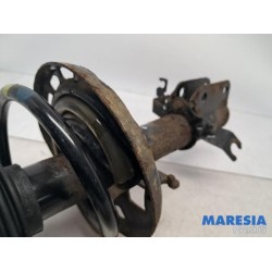 Renault - Megane - Front shock absorber rod, left