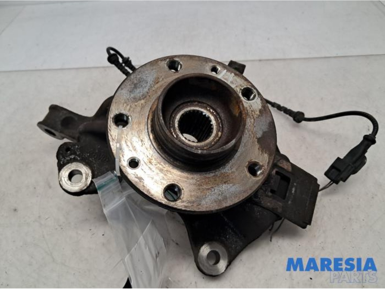 Renault - Megane - Fusee links-voor