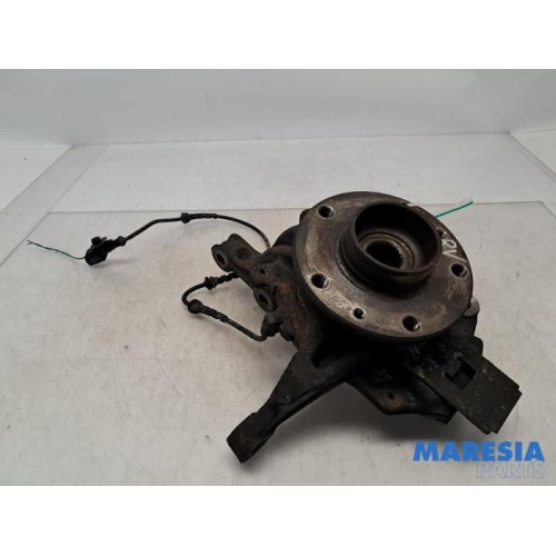 Renault - Megane - Knuckle, front right