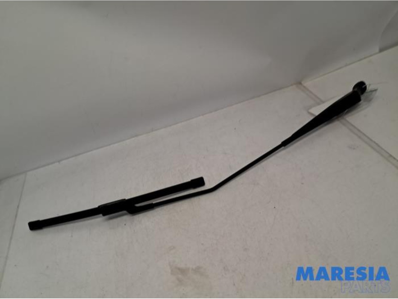 Peugeot - 2008 - Front wiper arm