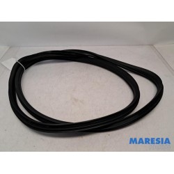Alfa Romeo - Giulietta - Portierrubber 4Deurs links-achter