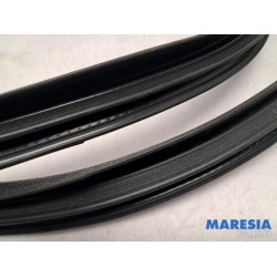 Alfa Romeo - Giulietta - Portierrubber 4Deurs links-achter