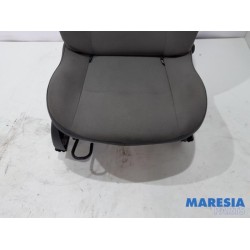 Renault - Twingo - Seat, right