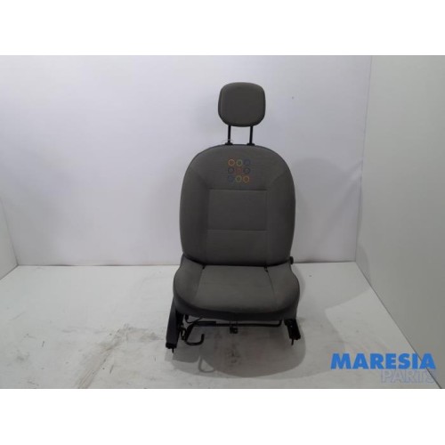 Renault - Twingo - Seat, right