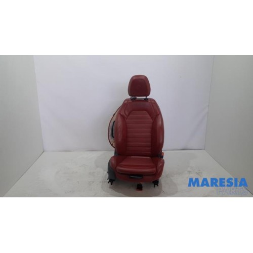 Alfa Romeo - Giulia - Seat, right