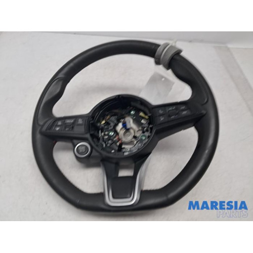 Alfa Romeo - Giulia - Steering wheel