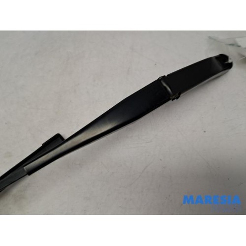 Alfa Romeo - Giulietta - Front wiper arm