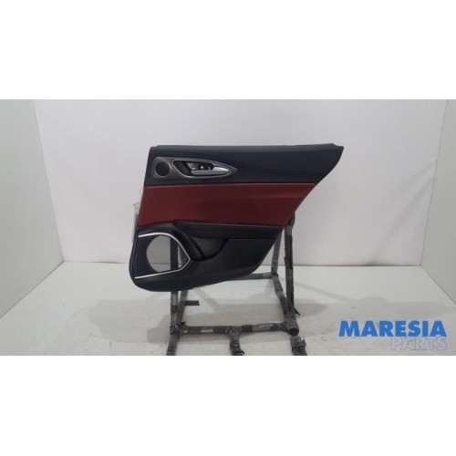 Alfa Romeo - Giulia - Rear door trim 4-door, right