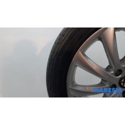 Alfa Romeo - Giulietta - Sportvelgenset + banden
