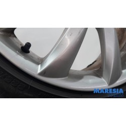 Alfa Romeo - Giulietta - Sportvelgenset + banden