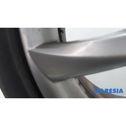 Alfa Romeo - Giulietta - Sportvelgenset + banden
