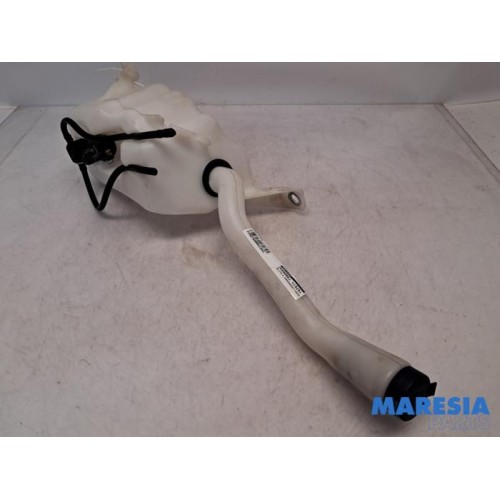 Alfa Romeo - Giulietta - Front windscreen washer reservoir