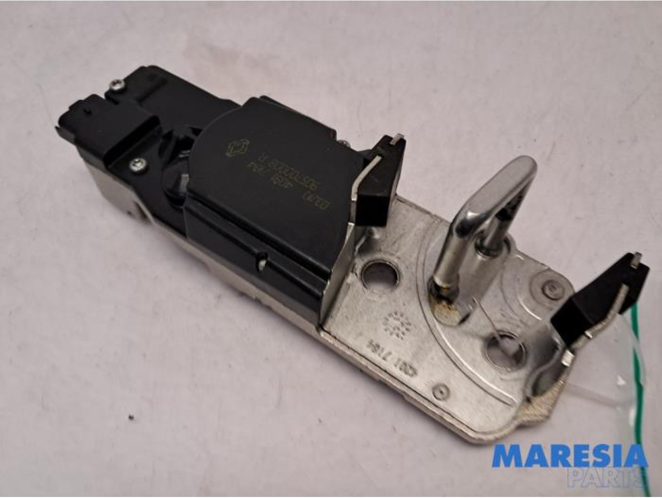 Renault - Megane - Tailgate lock mechanism