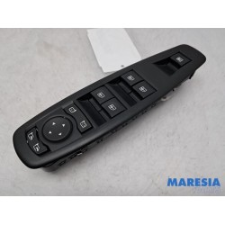 Renault - Megane - Multi-functional window switch