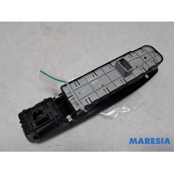 Renault - Megane - Multi-functional window switch