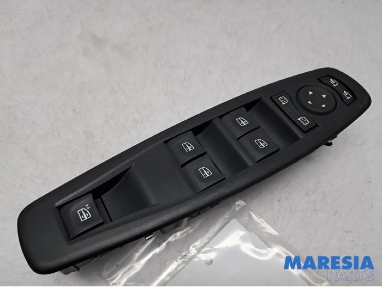 Renault - Megane - Multi-functional window switch