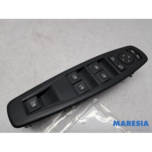 Renault - Megane - Multi-functional window switch